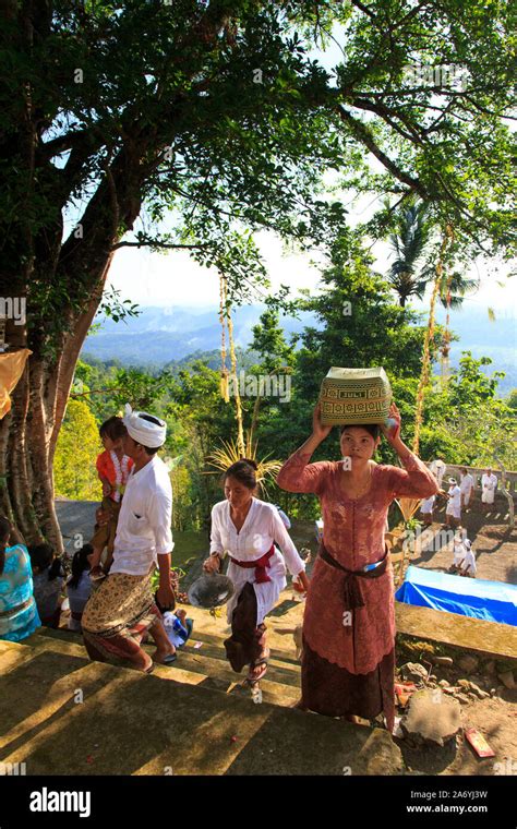 Indonesia Bali Sidemen Pura Bukit Tageh Temple Local People