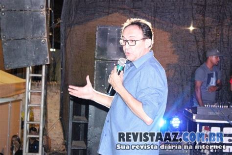 Show de humor Dirceu Andrade anima público na 2ª noite do Festival