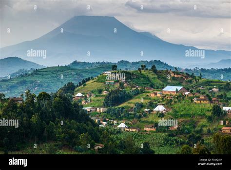 Virunga Mountain Range Landscape Hi Res Stock Photography And Images