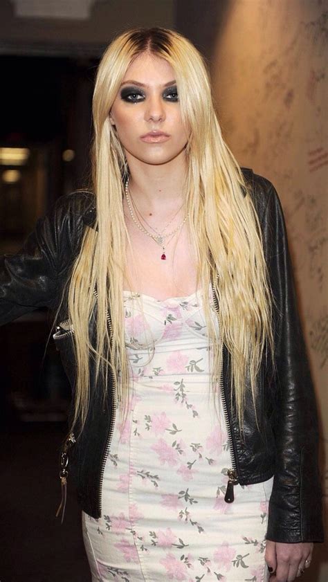 Taylor momsen black eyes makeup | Taylor momsen, Taylor momsem, Taylor ...