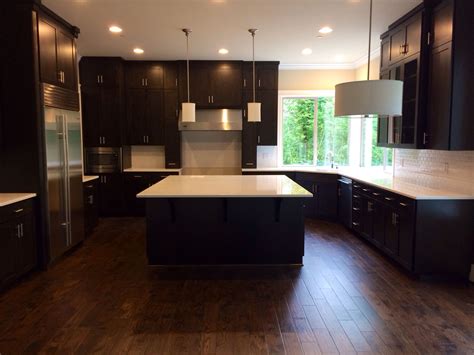 Dark Wood Floor Kitchen Ideas : Kitchen white cabinets dark wood floors - 20 tips for ...