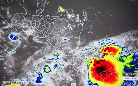 Onda Tropical No 37 Se Desplaza Lentamente Por El Caribe De Nicaragua