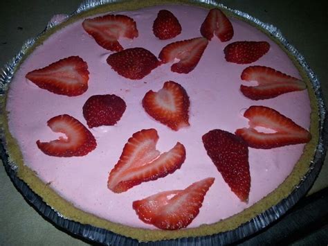 Strawberry Jello Cool Whip Pie This Is So Easy To Make And Very Light