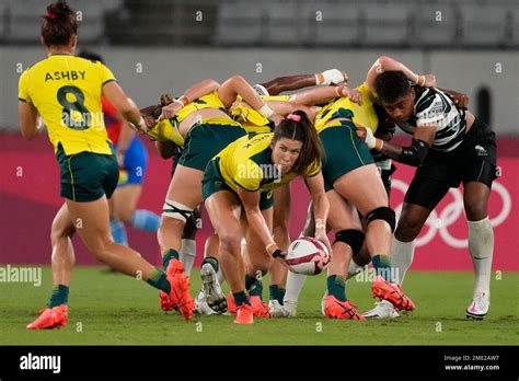 Australias Charlotte Caslick Center Passes The Ball To Australias