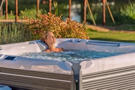 How To Get The Most Health Benefits Of A Hot Tub Wellis®