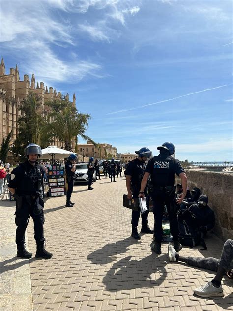 Fotogaler A Las Im Genes Del Operativo Contra La Venta Ambulante En Palma