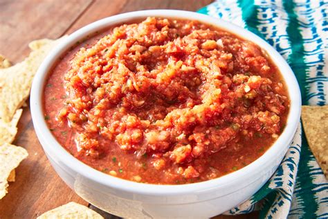 This Easy Homemade Salsa Is A Million Times Better Than The Jarred