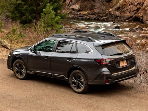 2025 Subaru Outback Onyx Edition XT Back View - 2024 New Subaru