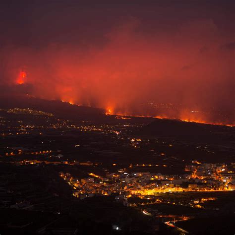 Live Volcanic Eruption Continues In Spain S Canary Islands Cgtn