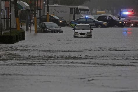 ¡bajo El Agua Intensa Lluvia Provoca Inundaciones En Puebla Capital