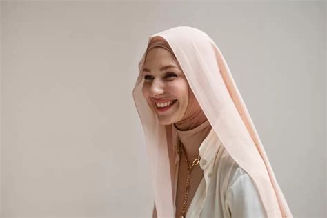 8 Cara Memilih Hijab Sesuai Bentuk Wajah Anda