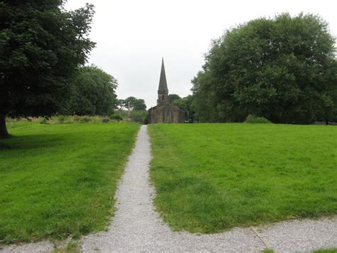 Central Path In St Paul S Churchyard Stephen Armstrong Cc By Sa