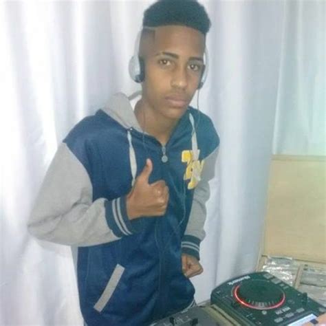 Stream MC WESLEY NOVINHA VAI NO CHÃO LANÇAMENTO 2K18 by DJ Adrian