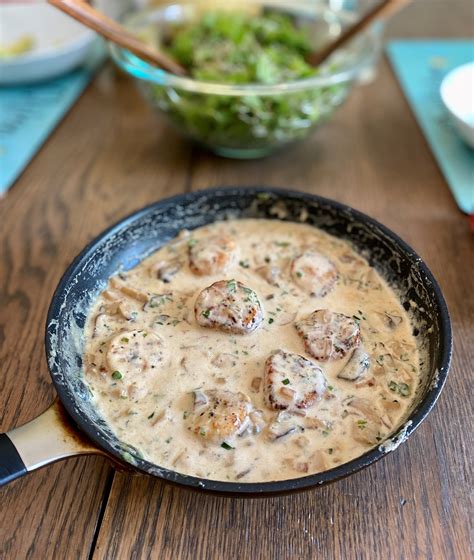 Scallops With Mushroom Brandy Cream Sauce — Good Food Makes Me Happy