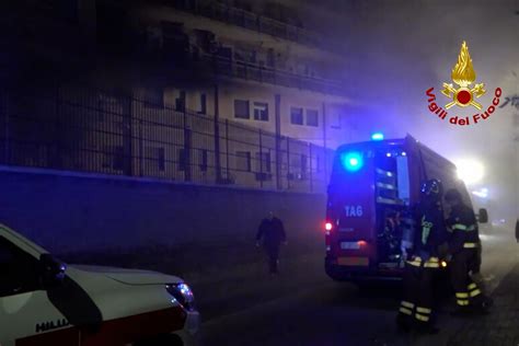 Incendio All Ospedale Di Tivoli Quattro Morti E In Centinaia