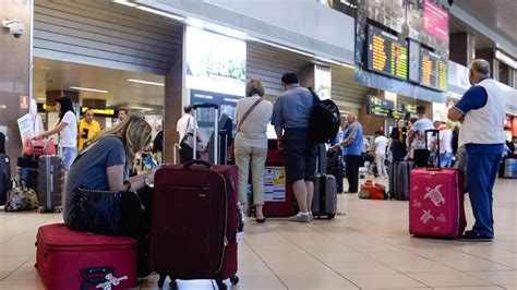 VIDEO Haos Pe Aeroportul Otopeni Mai Multe Zboruri Au Fost Anulate