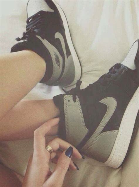 Pin By Lilian Vanesa Azula On A Los Pies Sneakers Nike Nike Free