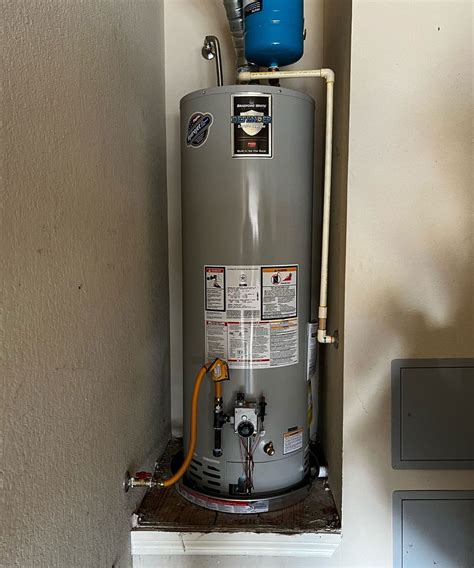 Lubbock Tank Water Heater Installation | Earl’s Plumbing & Air