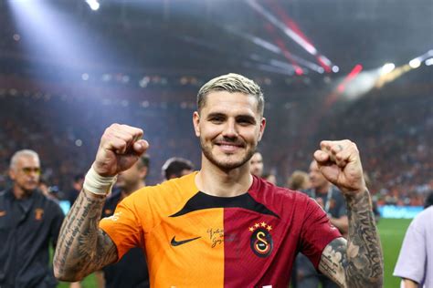 Galatasaray Secures Star Striker Mauro Icardi For More Years Bloomberg