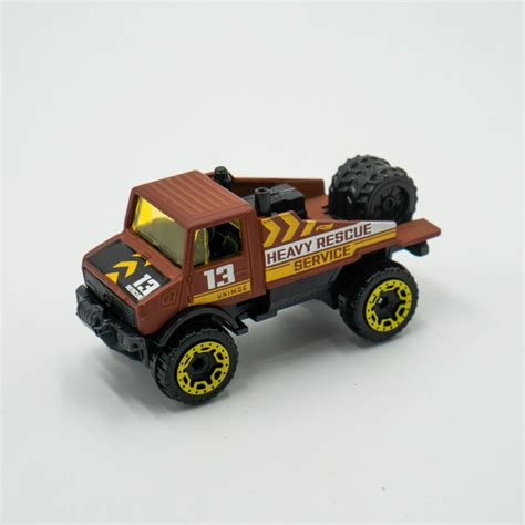 Машинка Hot Wheels Mercedes Benz Unimog Коллекционная купить с доставкой по выгодным