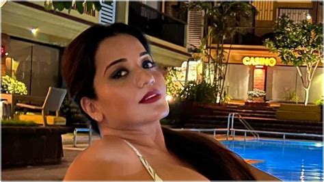 Monalisa Viral Bikini Photos On Th May In Indian Actresses