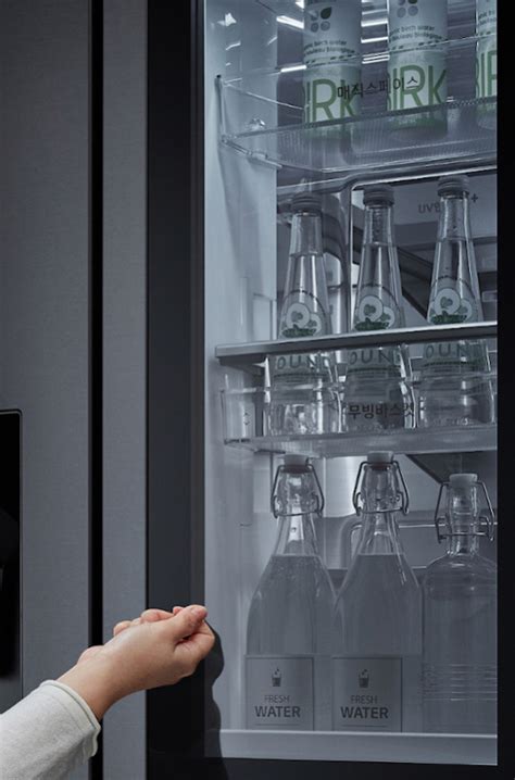 LG InstaView refrigerator 2021 series features voice recognition and ...