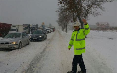 Trafic întrerupt pe drumul spre Poiana Braşov Observatorul Prahovean