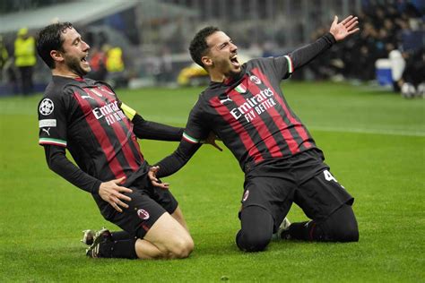 Milan Bennacer Gol Nel Primo Round Di Champions Col Napoli Che Chiude