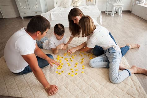 Jogo Para Brincar Em Familia - 7 jogos infantis de tabuleiro para brincar em família - Play Rio ...
