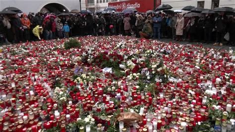 Video Prag Staatstrauer Nach Schusswaffenangriff Stern De