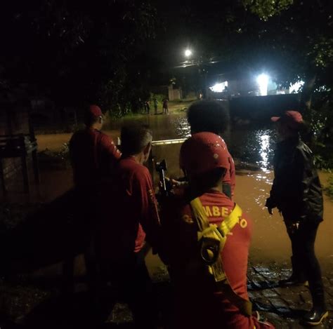 Defesa Civil Resgata Seis Fam Lias V Timas De Alagamentos Na Zona