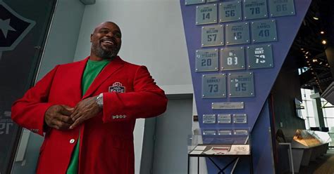 Vince Wilfork Takes His Place In Patriots Hall Of Fame Cbs Boston