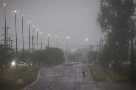 Capital Amanhece Com Chuva E Pode Ter Tempestade Meio Ambiente