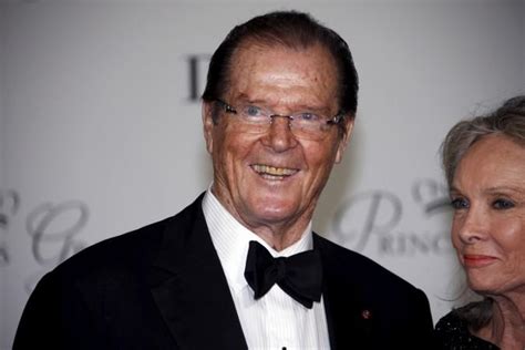 James Bond Actor Roger Moore Dead British Actor Dies At 89 Ibtimes India