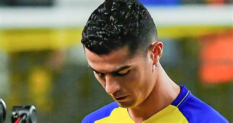 Al Nassr Cristiano Ronaldo craque contre l arbitre son équipe s