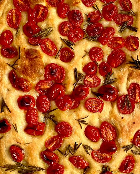 Focaccia Con Tomates Cherry Y Romero Elina Saiach