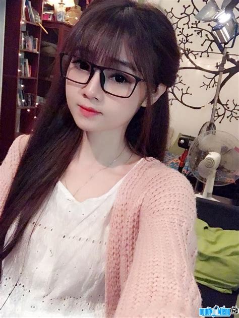 Hot girl Huyền Nhi
