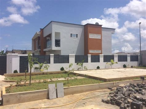 vente a angre chu de villas duplex neuves Maison à vendre à Abidjan