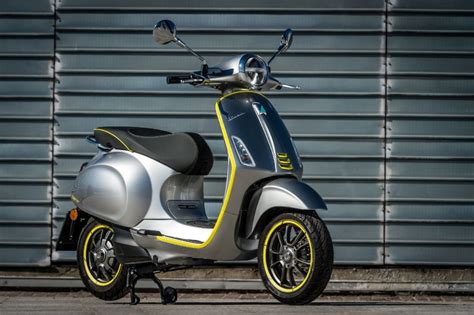 Piaggio Vespa Elettrica Km H La Prova Il Prezzo Autonomia