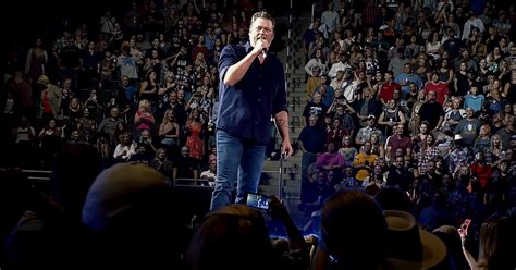 Blake Shelton gives us a jaw-dropping performance of “Come Back as a ...