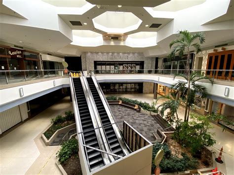 1976 Dillards Wing Escalator In Chesterfield Mall St Lo Flickr