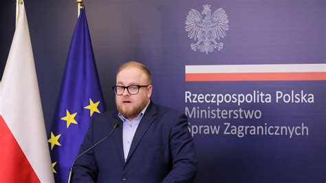 Rzecznik Msz Ambasada Polski W Moskwie Pracuje Mimo Trudno Ci