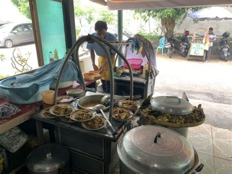 Sate Kambing Bu Hj Bejo Sejak 1971 Arif Setiawan