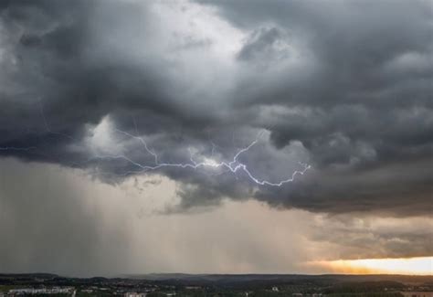 Maltempo In Campania Torna L Allerta Meteo Gialla Da Quando E Quanto Dura