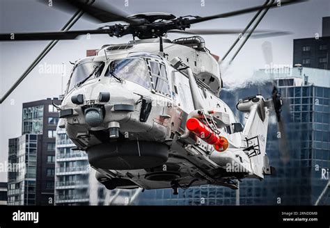 Militaire Helikopter Hi Res Stock Photography And Images Alamy