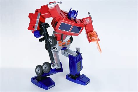 Robosen X Hasbro Elite Optimus Prime