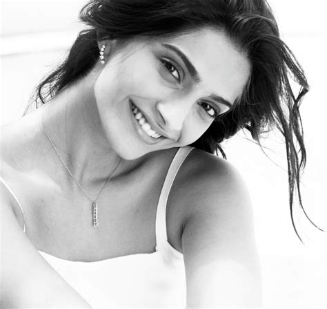 Sonam Kapoor Profile Pictures Sonam Kapoor Photos Sonam Kapoor Images