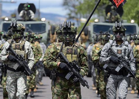 Muestra De Las Fuerzas Militares En El Festival De Verano Bogota