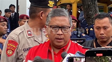 Hasto Pdip Sebut Video Prabowo Tarik Jaket Bahlil Lenyap Di Medsos