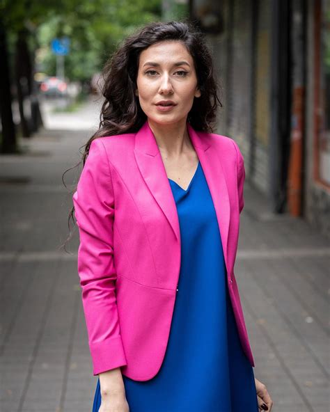 Aleta Parizi - Home
